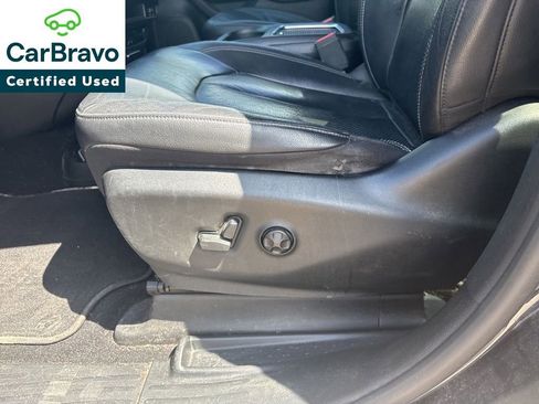 Used 2019 Chrysler Pacifica Touring-L Plus w/ Advanced Safetytec Group FWD image 7