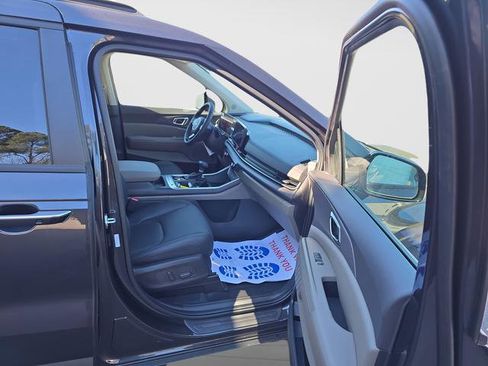 New 2026 Kia Carnival EX image 13