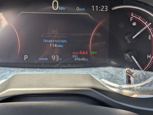 Used 2024 Toyota RAV4 XLE FWD image 28