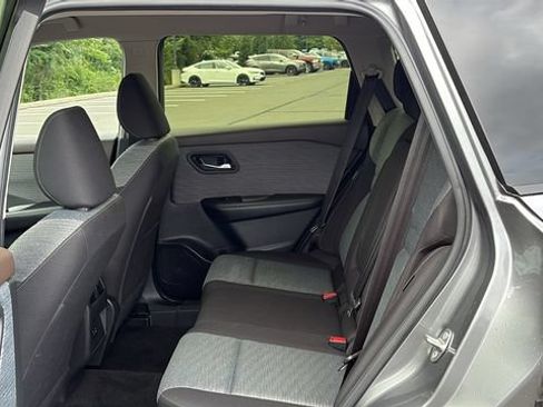 Used 2023 Nissan Rogue SV AWD/4WD image 23