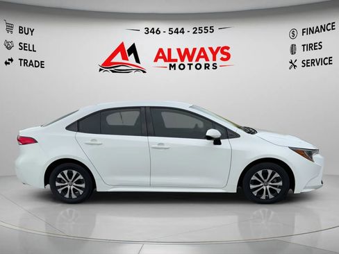 Used 2022 Toyota Corolla LE FWD image 4