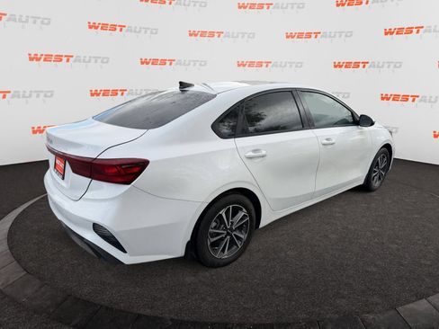 Used 2023 Kia Forte LXS w/ LXS Technology Package FWD image 5