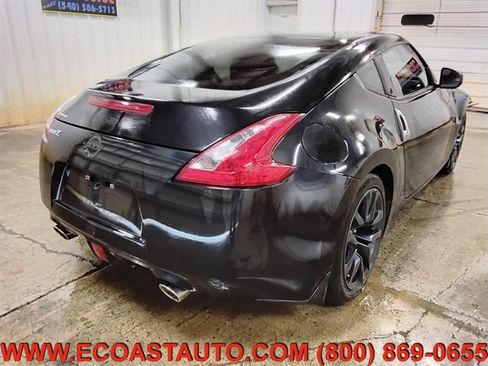 Used 2017 Nissan 370Z Coupe RWD image 3