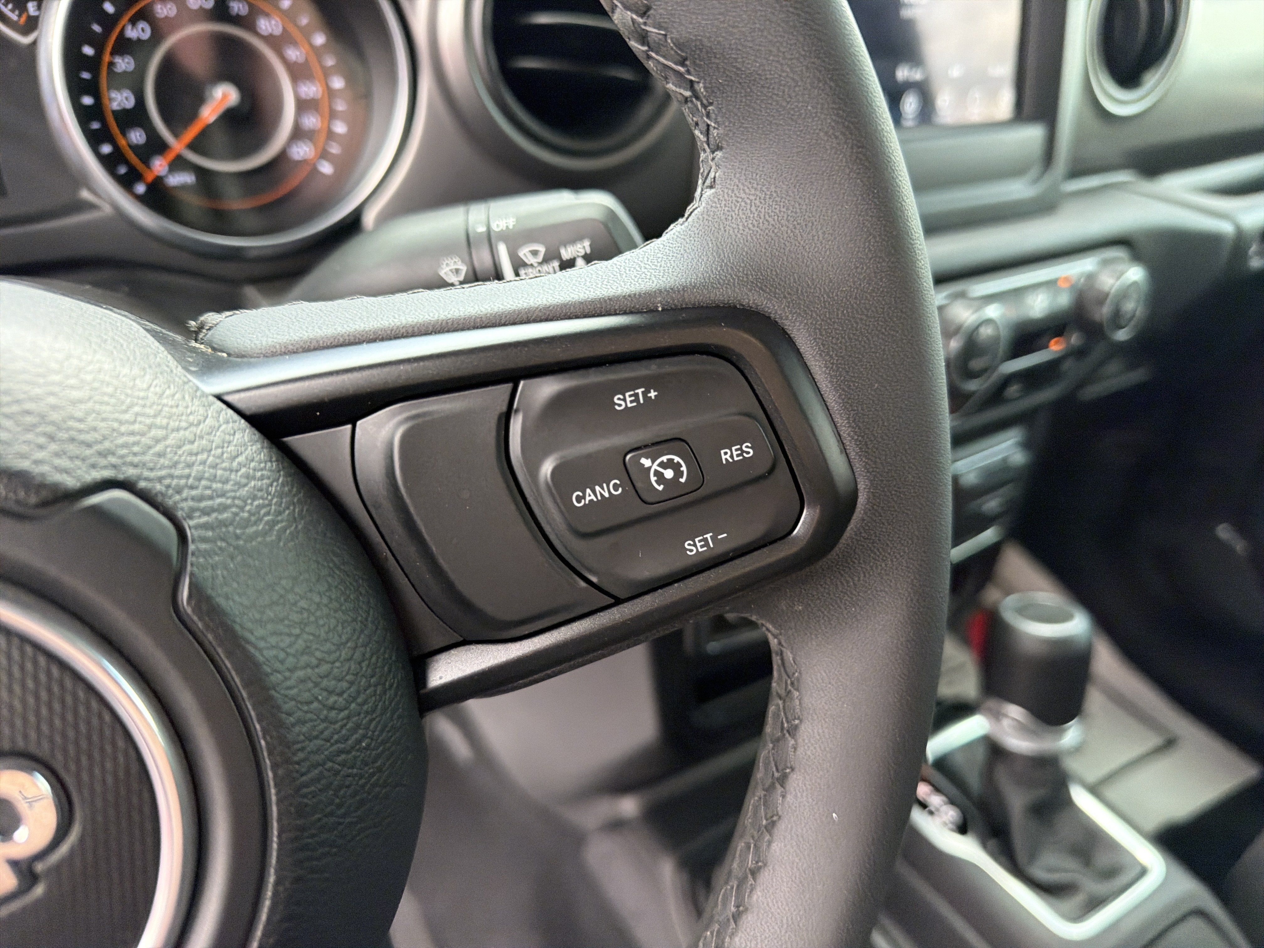 Used 2023 Jeep Gladiator Sport AWD/4WD image 21
