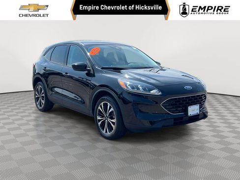 Used 2022 Ford Escape SE w/ SE Sport Appearance Package AWD/4WD image 1