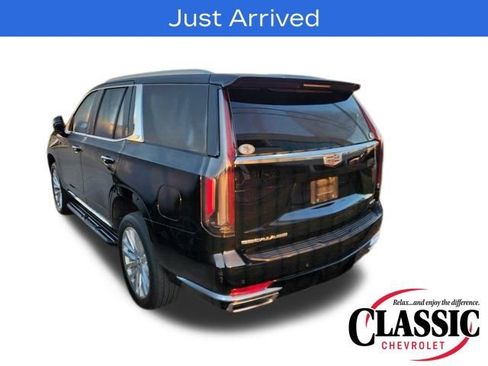 Used 2023 Cadillac Escalade Luxury image 7