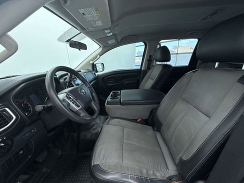 Used 2017 Nissan Titan S image 11