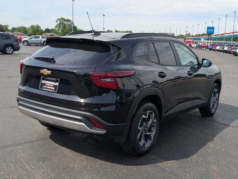 New 2026 Chevrolet Trax LT w/ Driver Confidence Package FWD image 7