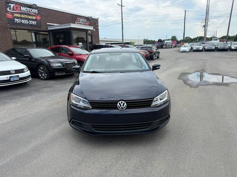 Used 2011 Volkswagen Jetta SE FWD image 8