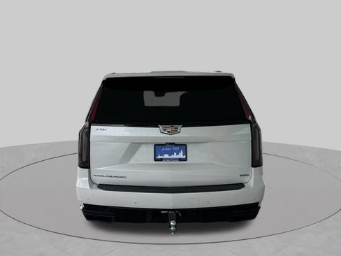 Used 2022 Cadillac Escalade Sport Platinum w/ Heavy-Duty Trailer Package AWD/4WD image 7