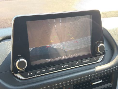 Used 2023 Nissan Rogue SV image 19