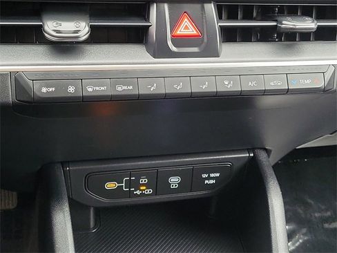 Used 2025 Kia K4 LXS image 11