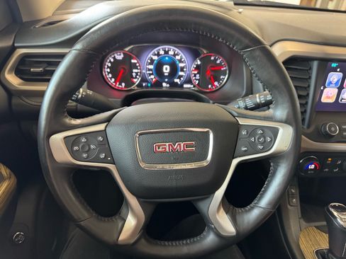 Certified 2017 GMC Acadia Denali w/ Technology Package AWD/4WD image 32