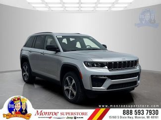 New 2026 Jeep Grand Cherokee Limited w/ Trailer Tow Package AWD/4WD video 1