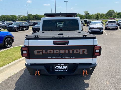 Used 2021 Jeep Gladiator Mojave AWD/4WD image 7