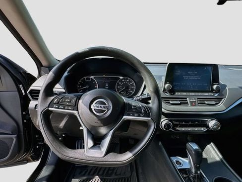Used 2019 Nissan Altima 2.5 S AWD/4WD image 12
