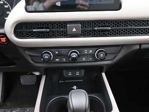 New 2026 Honda HR-V LX image 9