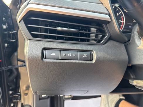 Used 2025 Nissan Altima 2.5 SR FWD image 18
