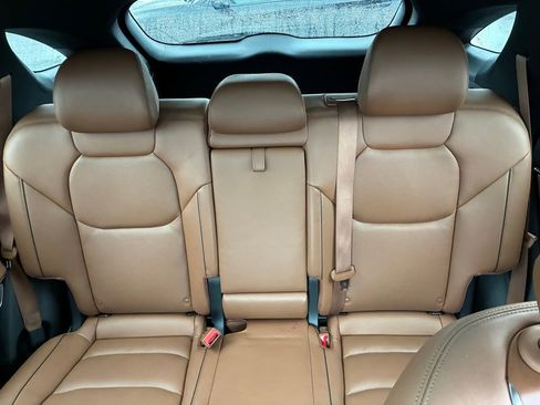 Used 2023 Genesis GV70 2.5T w/ Advanced Package image 15