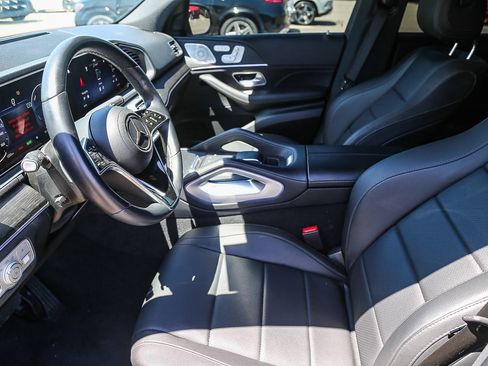 Used 2025 Mercedes-Benz GLE 450e 4MATIC w/ AMG Line Exterior image 5