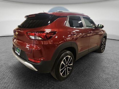 Certified 2024 Chevrolet TrailBlazer LT w/ LT Cold Weather Package AWD/4WD image 4
