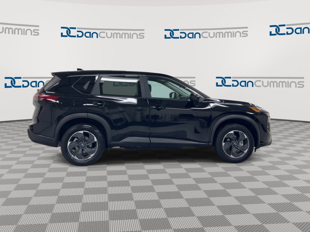 Used 2024 Nissan Rogue SV FWD image 9