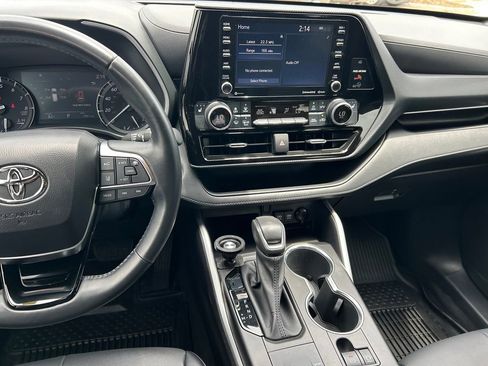 Used 2021 Toyota Highlander XSE FWD image 20