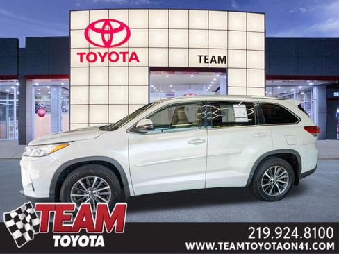 Used 2018 Toyota Highlander XLE AWD/4WD image 1