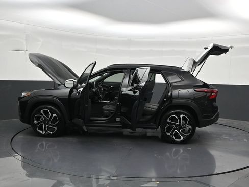 Used 2025 Chevrolet Trax RS FWD image 33