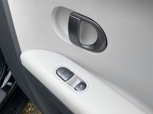 Used 2025 Hyundai Ioniq 5 SE image 23