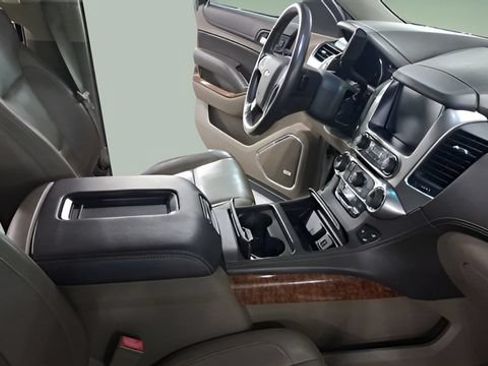 Used 2015 Chevrolet Suburban LTZ AWD/4WD image 22