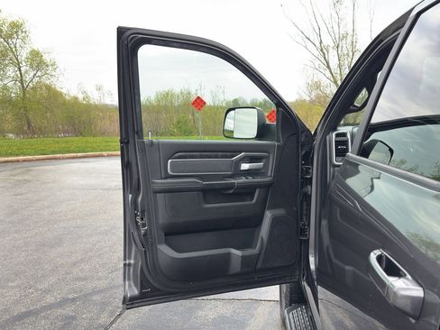 Used 2020 RAM 2500 Big Horn w/ Level 2 Equipment Group AWD/4WD image 12