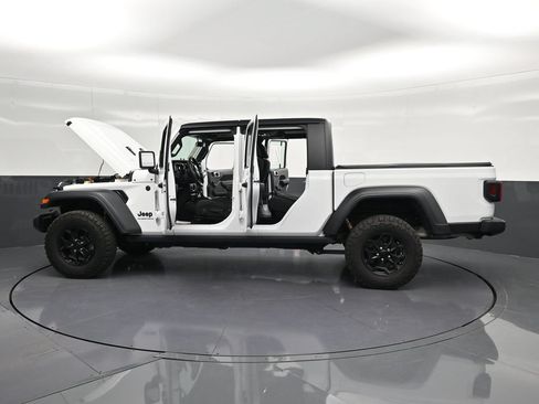 Used 2023 Jeep Gladiator Sport AWD/4WD image 40
