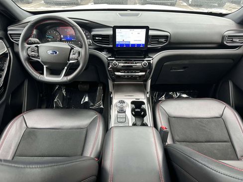 Used 2022 Ford Explorer ST-Line w/ Class IV Trailer Tow Package image 12