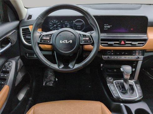 Certified 2024 Kia Seltos EX FWD image 19