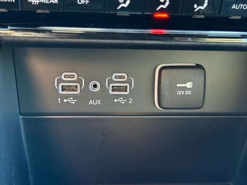 Certified 2025 Jeep Grand Cherokee Laredo image 16