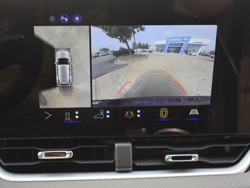 New 2027 Chevrolet Equinox LT w/ Convenience Package II FWD image 22