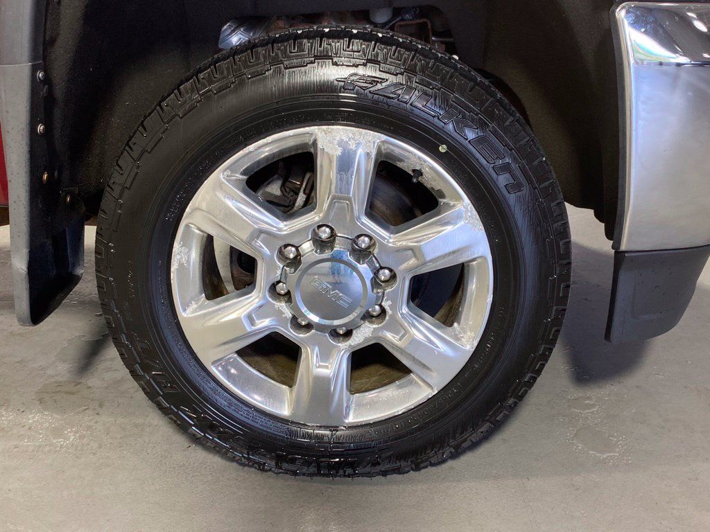 Used 2019 GMC Sierra 2500 SLT w/ LPO, Protection Package AWD/4WD image 12