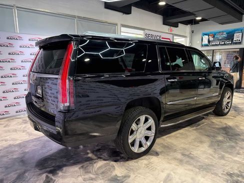 Used 2018 Cadillac Escalade ESV Luxury AWD/4WD image 3