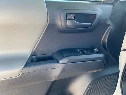 Used 2018 Toyota Tacoma SR RWD image 20