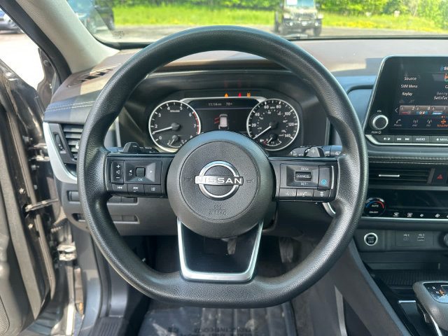 Used 2023 Nissan Rogue SV AWD/4WD image 12