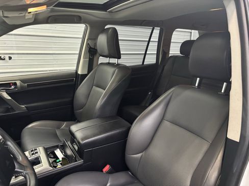 Used 2018 Lexus GX 460 image 11