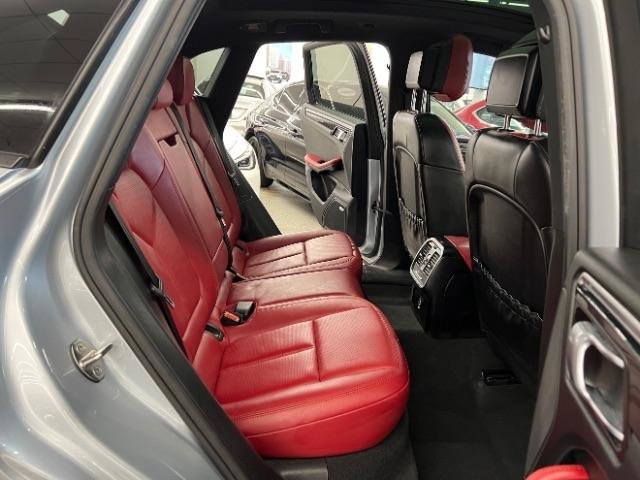 Used 2018 Porsche Macan AWD/4WD image 11