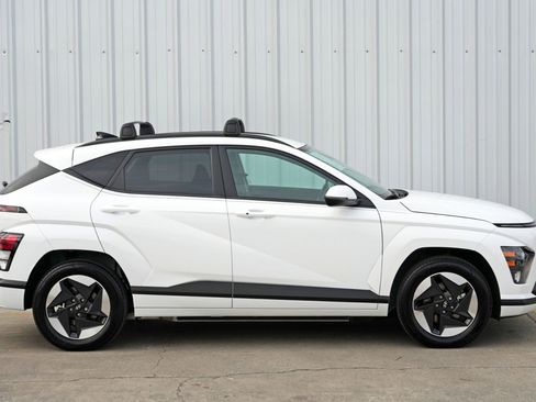 Used 2025 Hyundai Kona SEL image 52