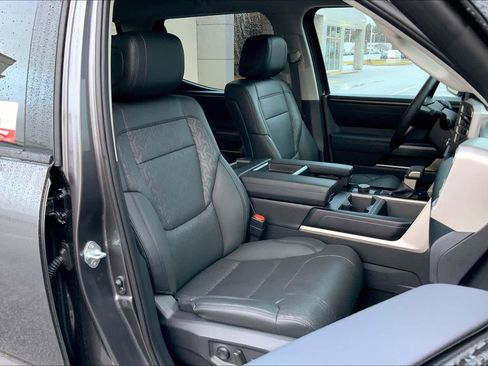 Used 2022 Toyota Tundra SR5 w/ SR5 Premium Package image 8