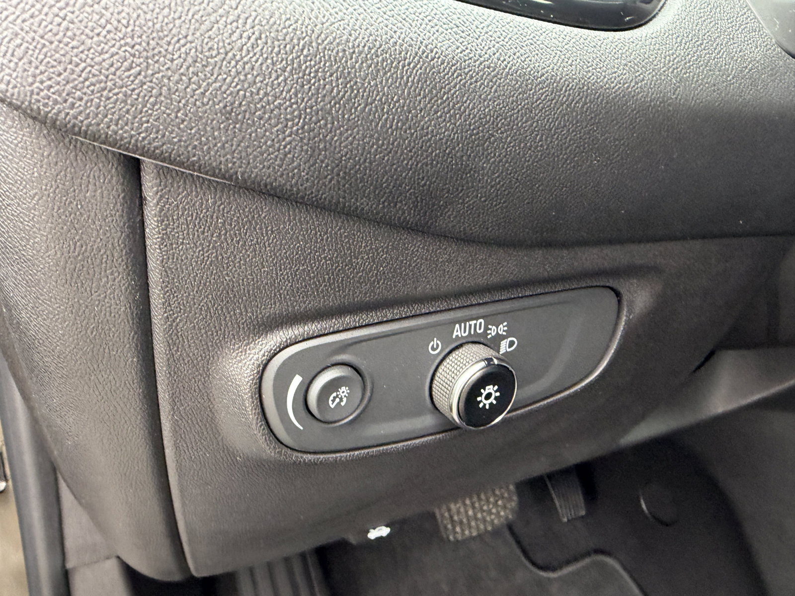 Used 2023 Chevrolet Equinox RS AWD/4WD image 19