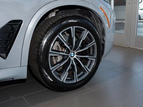 Used 2024 BMW X5 xDrive40i w/ M Sport Package AWD/4WD image 4