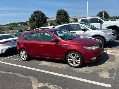 Used 2011 Kia Forte SX FWD image 4