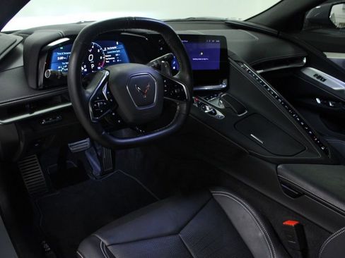 Used 2024 Chevrolet Corvette Stingray Preferred Cpe w/ Z51 Performance Package RWD image 4