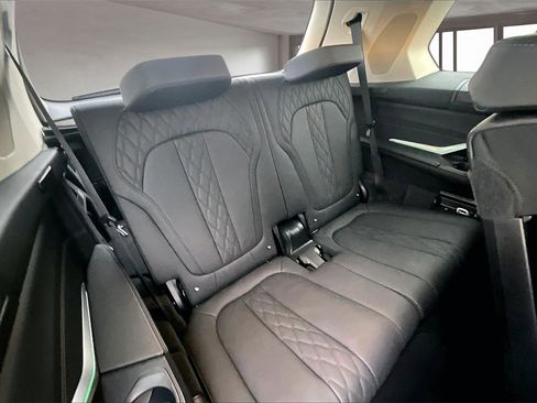 Used 2025 BMW X7 xDrive40i image 29